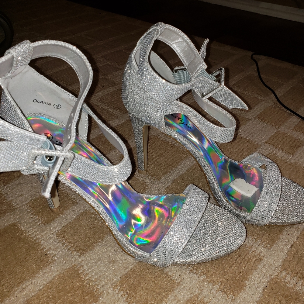 Shoes - Picture 2 of 3